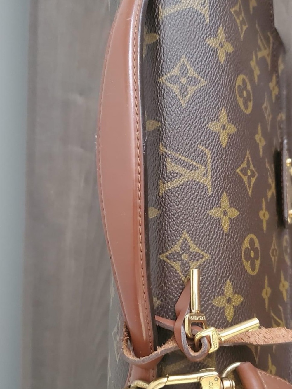 Louis Vuitton Monceau 28 Satchel with Brass color hardware. Great project bag - Picture 14 of 16